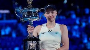 2015年4月：圣路易斯红雀队宣布王牌投手亚当·温赖特因跟腱断裂赛季报销。